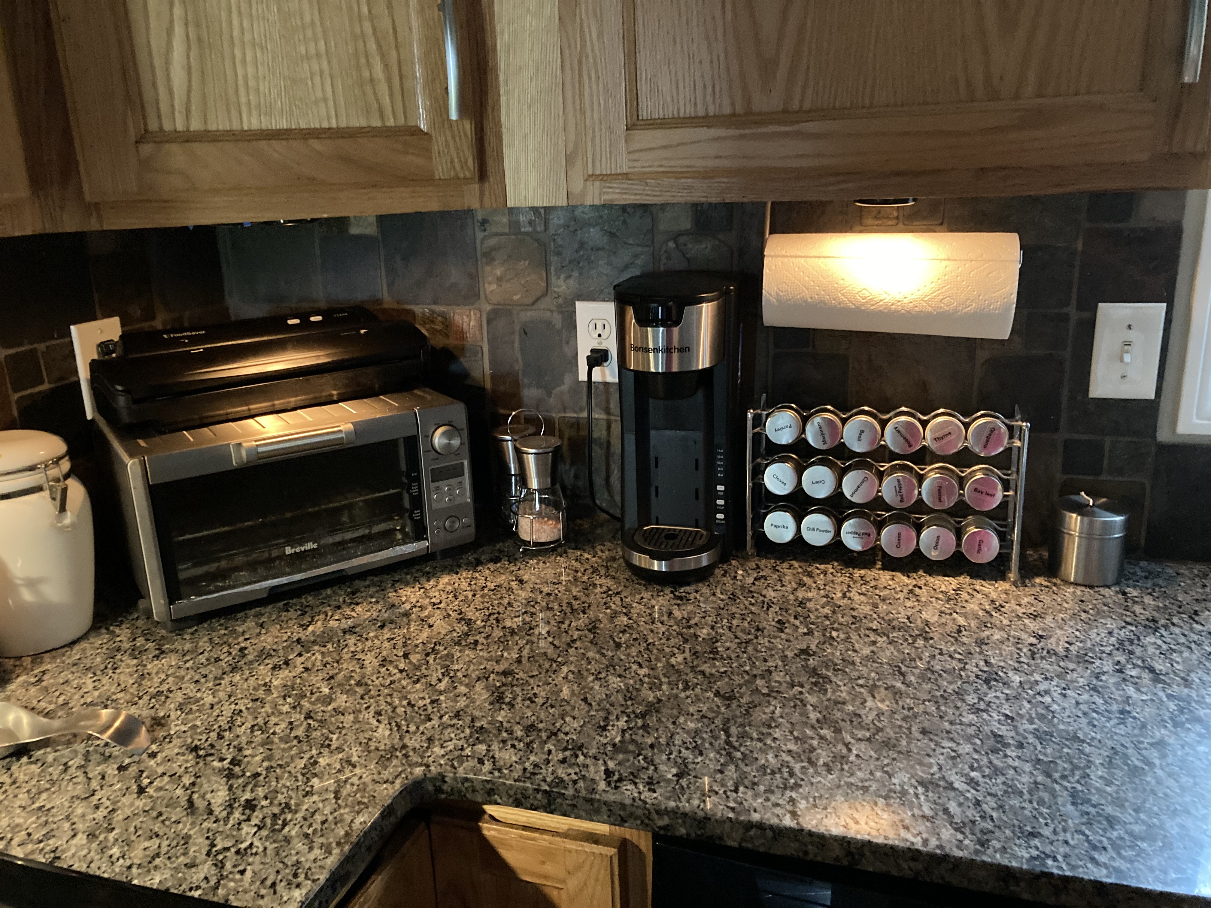 Dorval Kitchen Corner